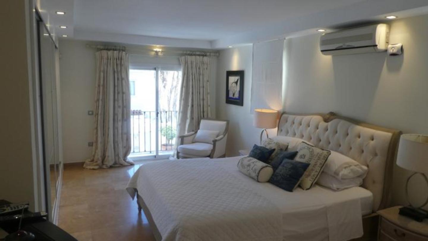 An Outstanding 4 Bedroom Villa For Sale In Puerto Banus