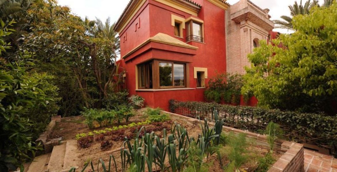 Villa for sale in Altos de Puente Roman