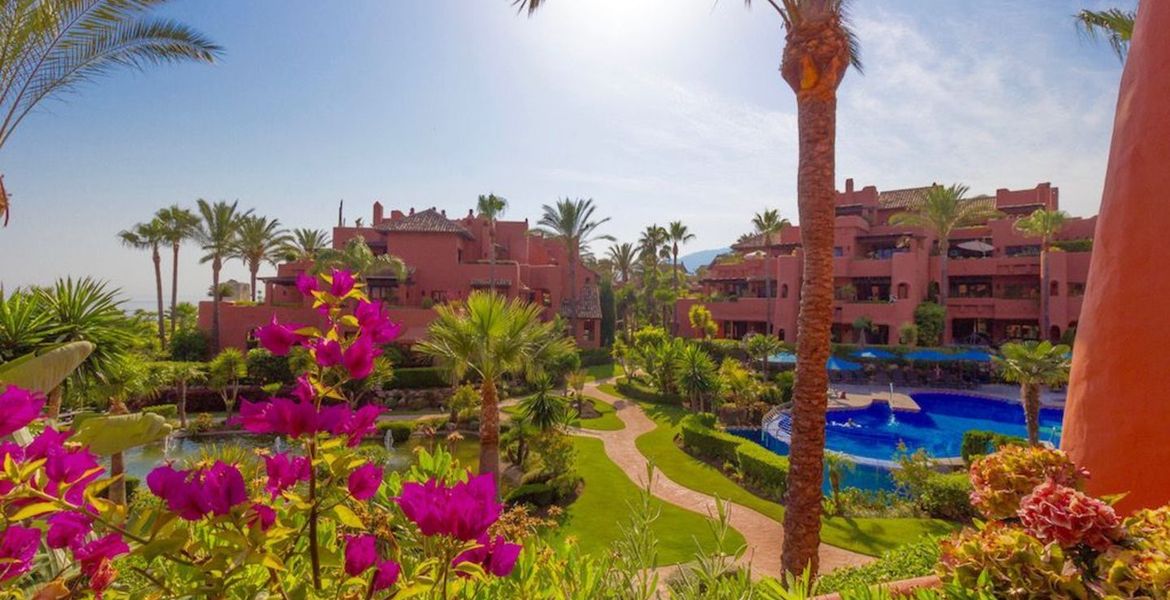 TORRE BERMEJA  apartments on the coast