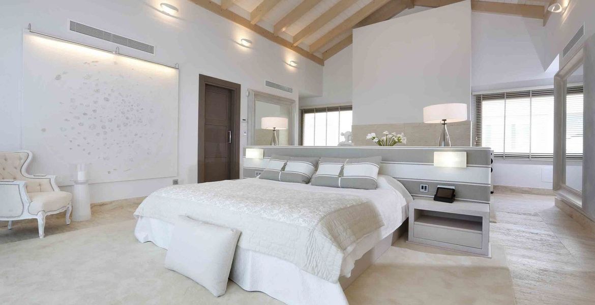 Lujosa villa Sotogrande de seis dormitorios 