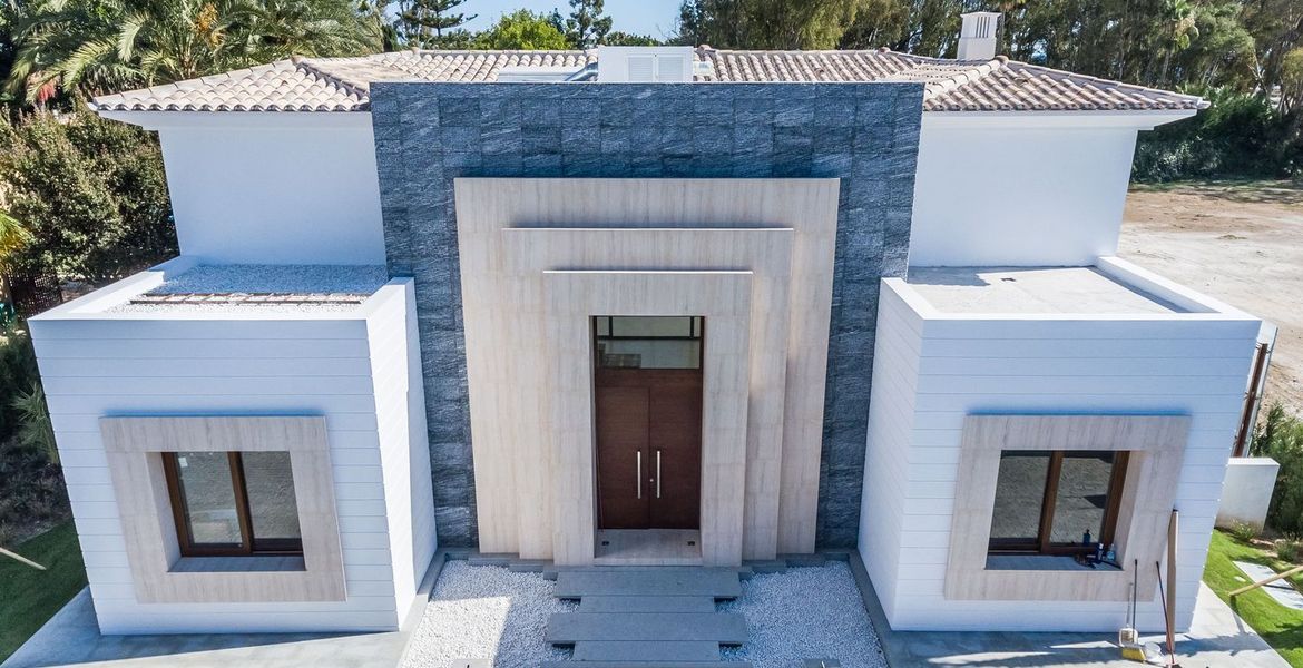 Impresionante villa contemporánea en Guadalmina Baja