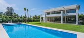 Impresionante villa contemporánea en Guadalmina Baja