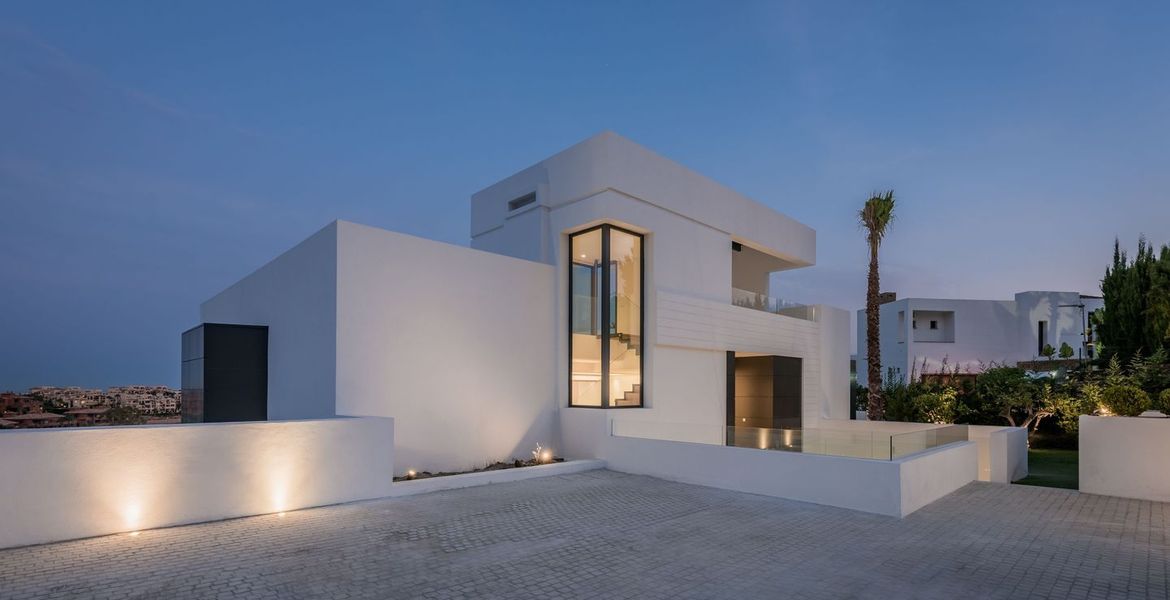 Nueva increíble villa de lujo de estilo contemporáneo