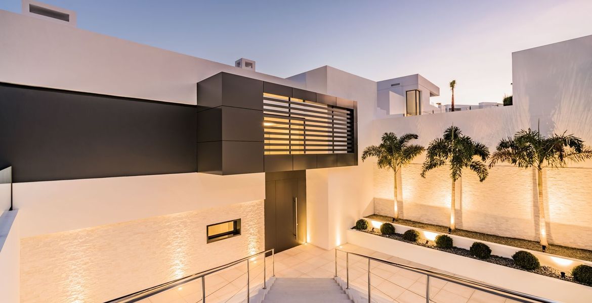 Stunning Brand New Modern Luxury Villa