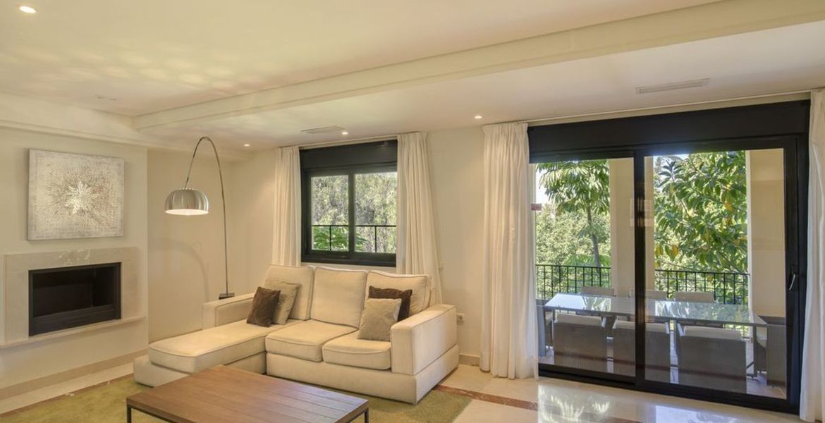 4 Bedroom Apartment in Puerto Banus, Marbella.