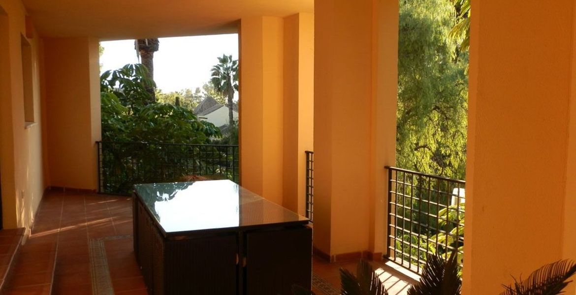 Apartamento de 4 habitaciones en Puerto Banus, Marbella 