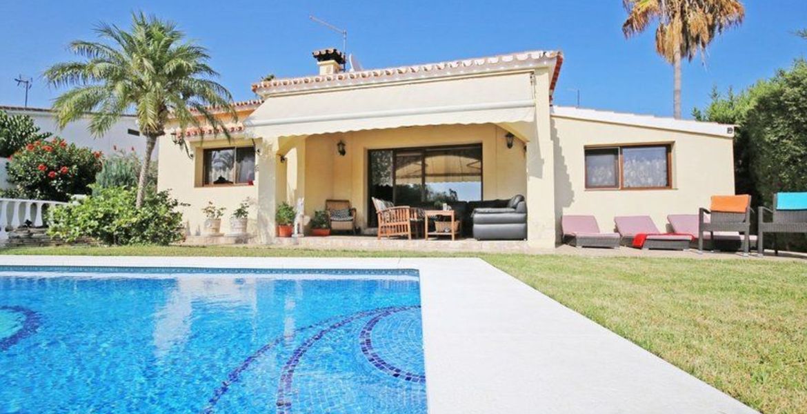 Villa in Elviria