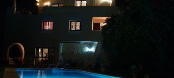 Villa con una piscina