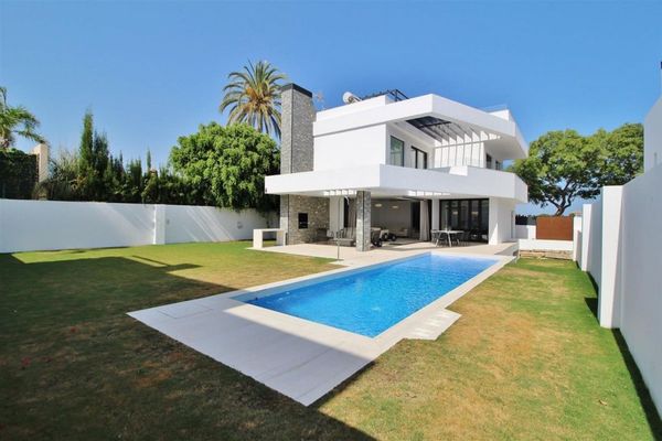 Villa en Venta en San Pedro de Alcántara