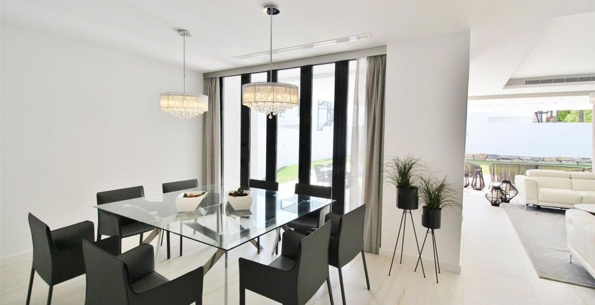 Villa for Sale Marbella close to the sea