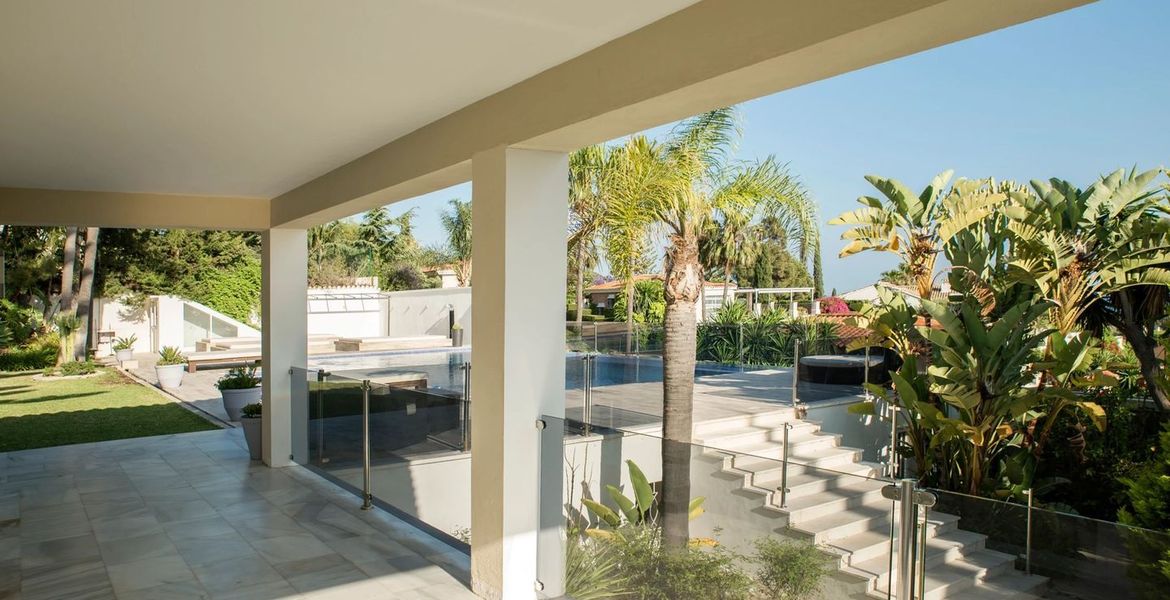 Villa en alquiler en Elviria