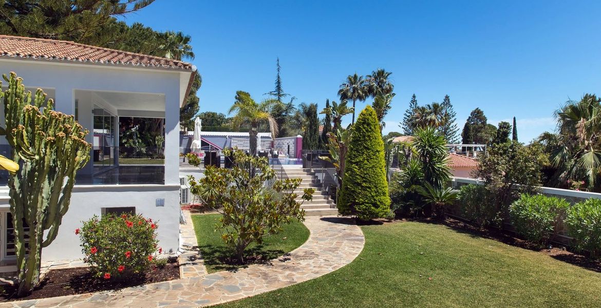 Villa en alquiler en Elviria