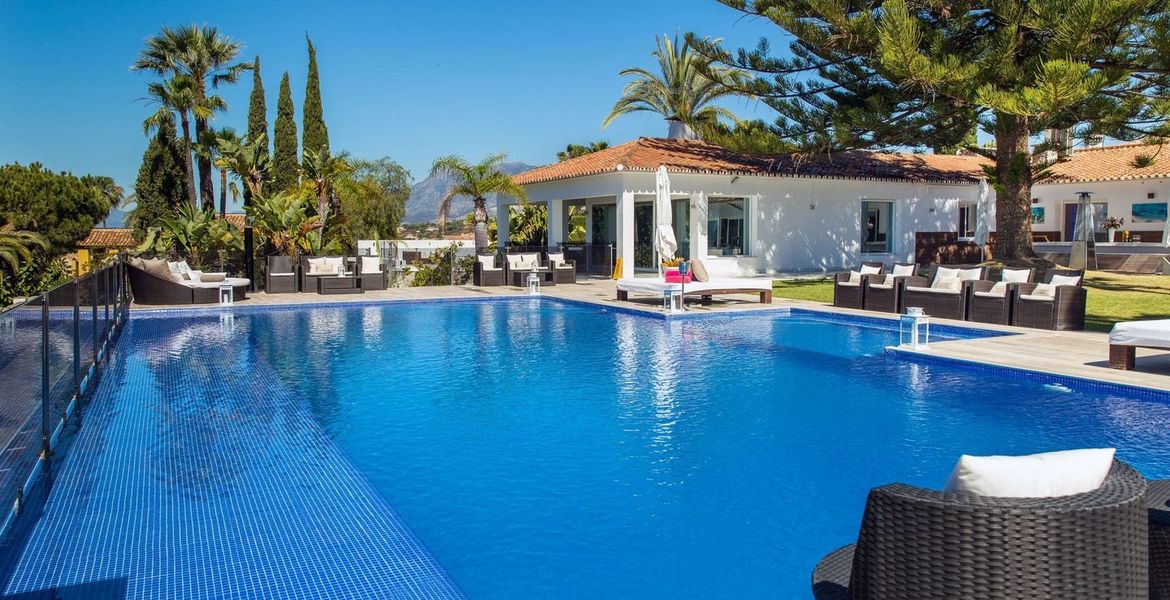 Villa en alquiler en Elviria