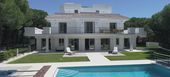 Villa con piscina climatizada en Las Chapas Marbella