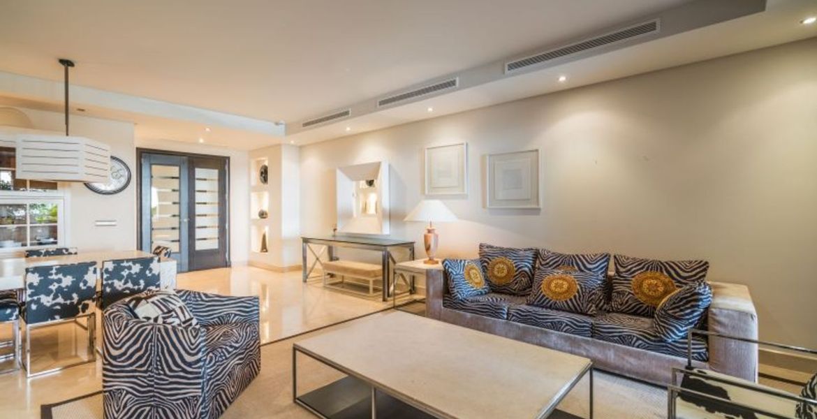 Apartment in Malibu Puerto Banus