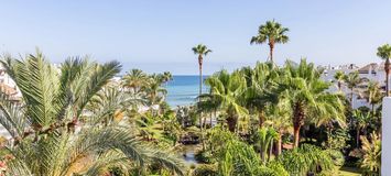 Ático en primera línea de playa en Marbella