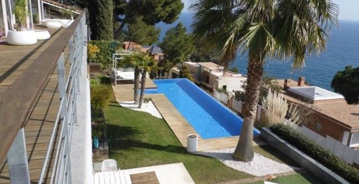 Villa for rent in costa brava