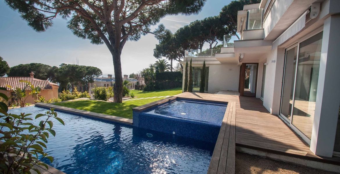 Villa for rent in costa brava