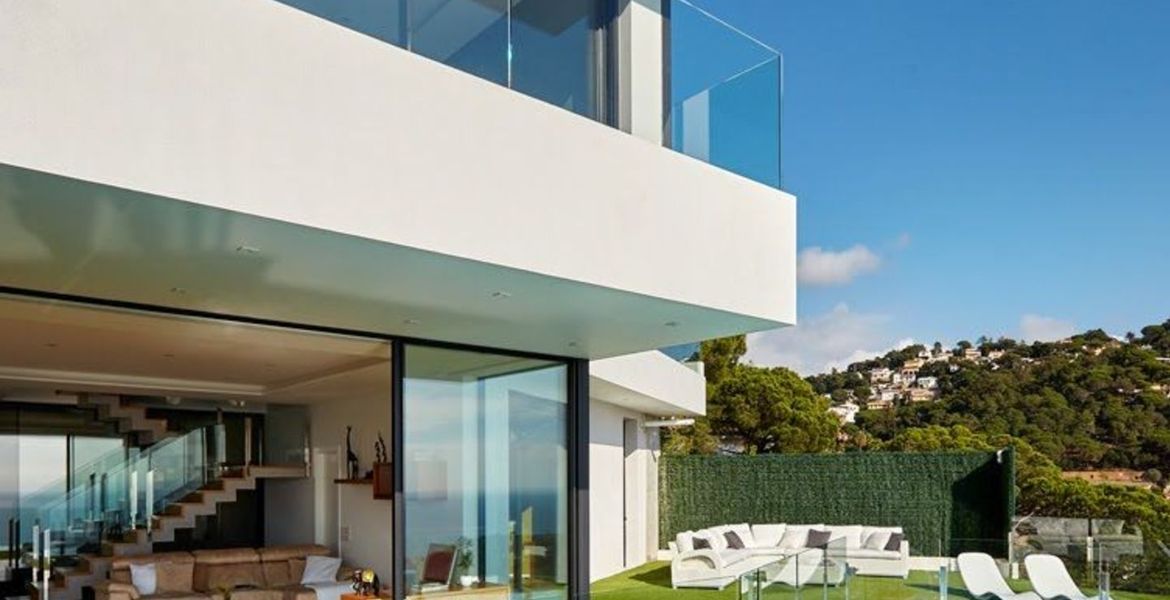 Villa for rent in costa brava