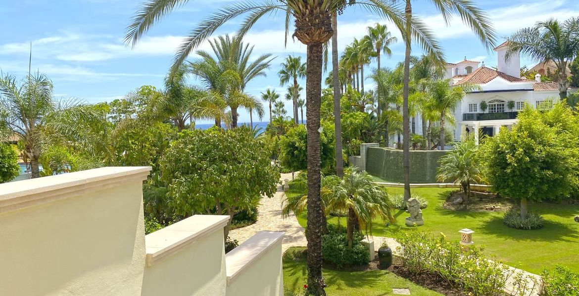 Apartment For Sale in Laguna Banus