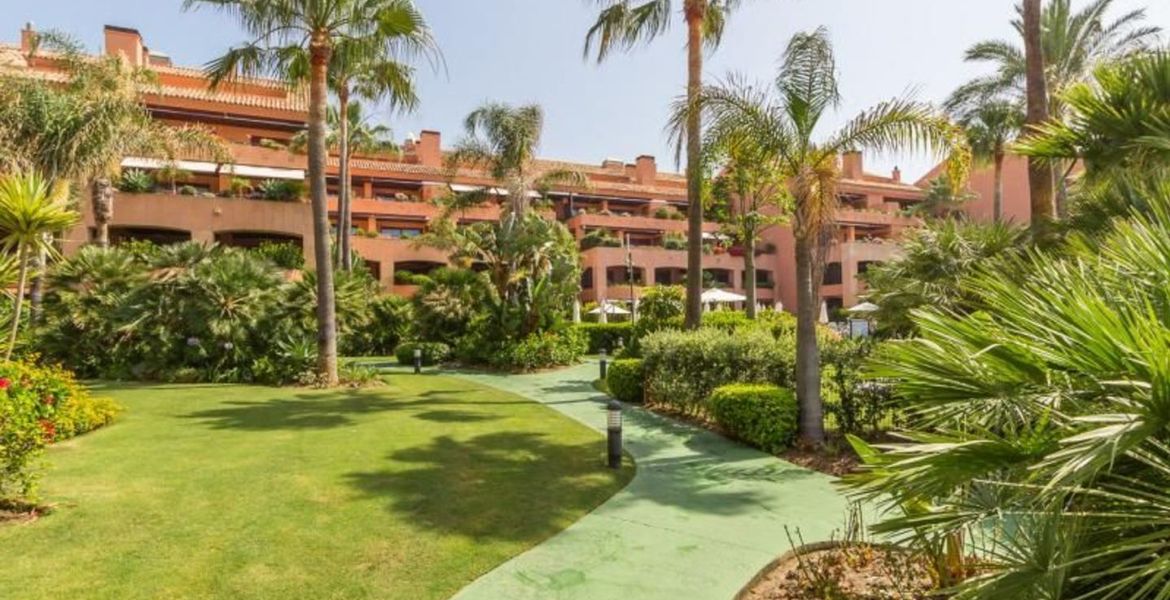 Apartment for sale in Puerto Banus