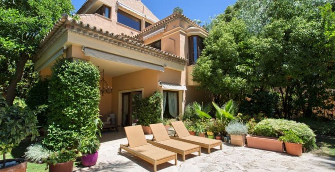 Villa en venta en Altos de Puente romano