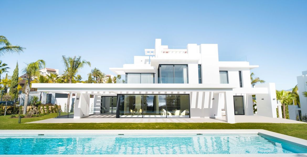 Villa Padierna Golf Club Villa for sale in Los Flamingos