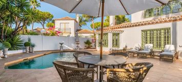 Villa en venta en Estepona