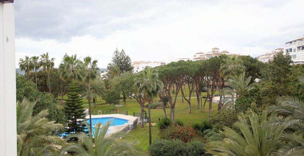 SE VENDE DEPARTAMENTO EN  PLAYAS DEL DUQUE  EN MARBELLA 