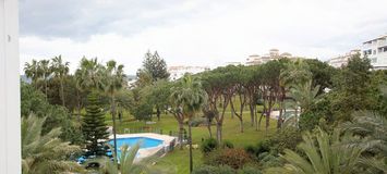 SE VENDE DEPARTAMENTO EN  PLAYAS DEL DUQUE  EN MARBELLA 