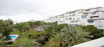 SE VENDE DEPARTAMENTO EN  PLAYAS DEL DUQUE  EN MARBELLA 