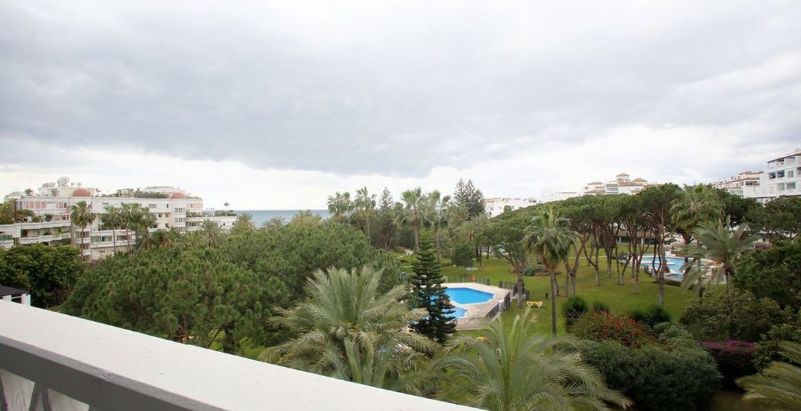 SE VENDE DEPARTAMENTO EN  PLAYAS DEL DUQUE  EN MARBELLA 