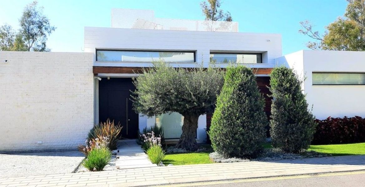 Villa for sale in San Pedro de Alcantara