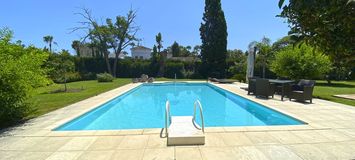 Villa en venta en Estepona