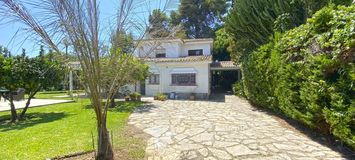 Villa en venta en Estepona