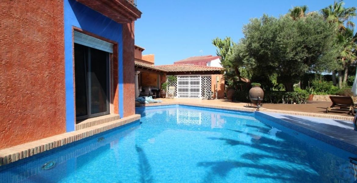 Villa for sale in Torrevieja