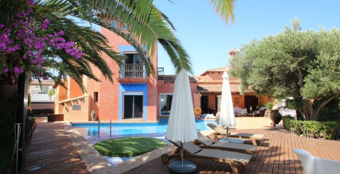 Villa for sale in Torrevieja