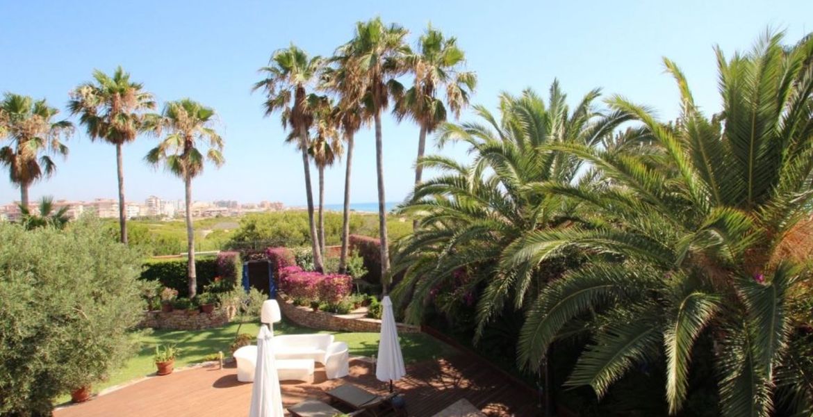 Villa for sale in Torrevieja