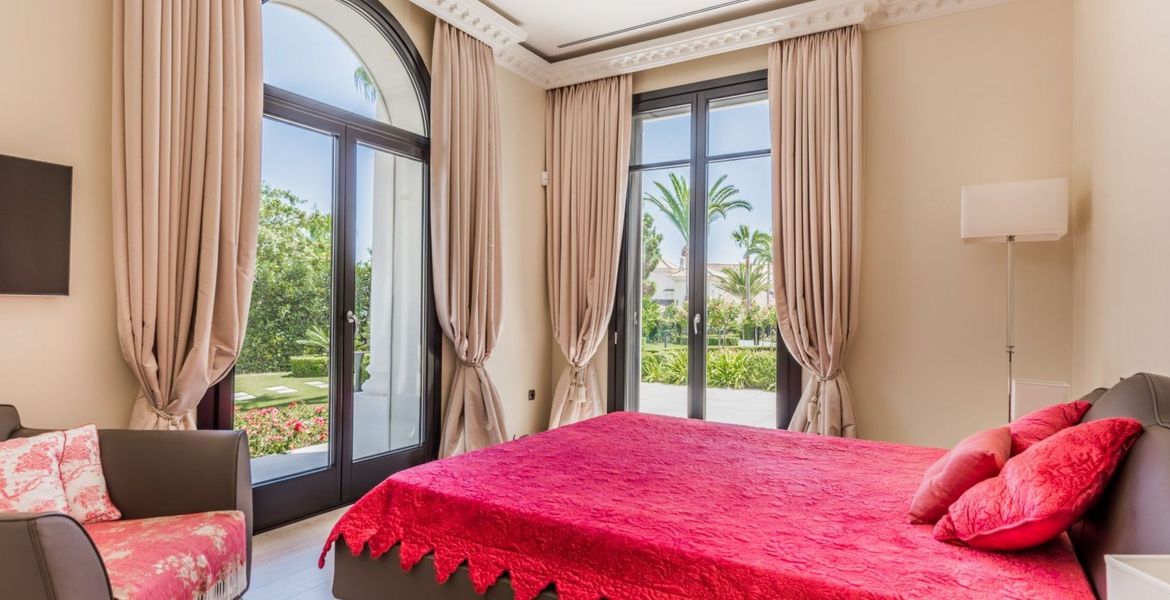 Palace for Sale in Hacienda las Chapas Marbella