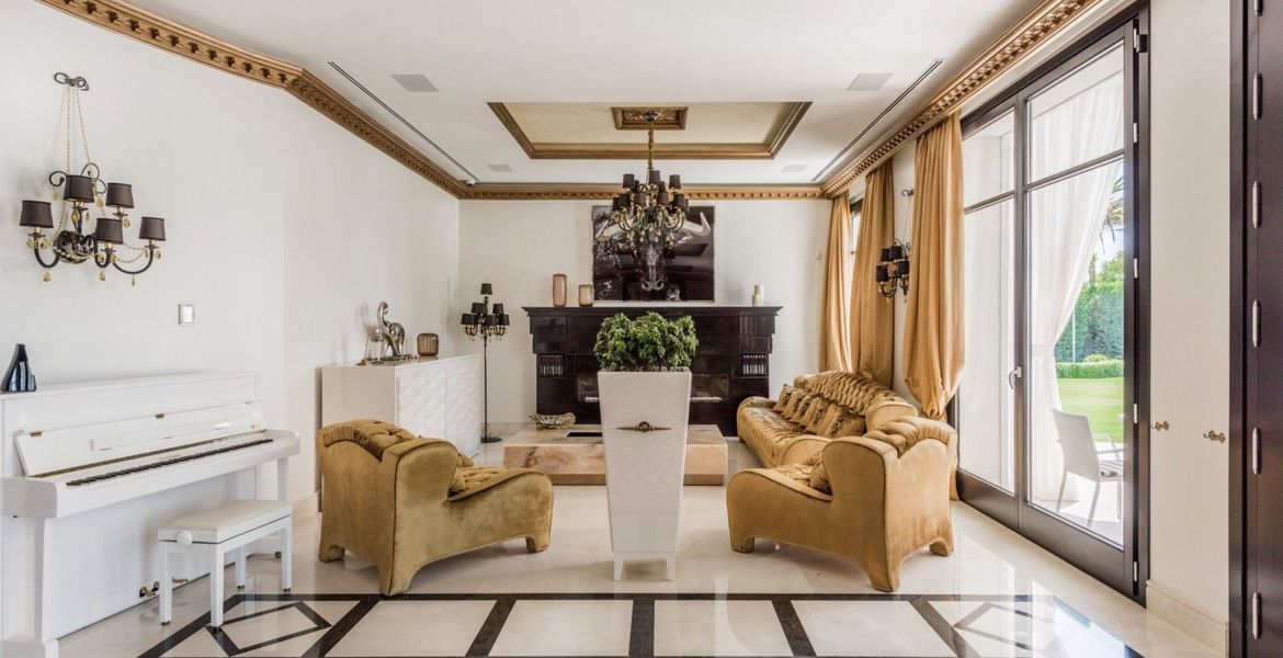 Palace for Sale in Hacienda las Chapas Marbella