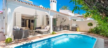 Villa junto a la playa en Marbella en venta