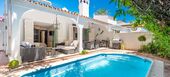 Villa junto a la playa en Marbella en venta