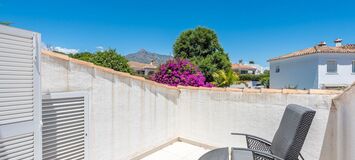 Villa junto a la playa en Marbella en venta