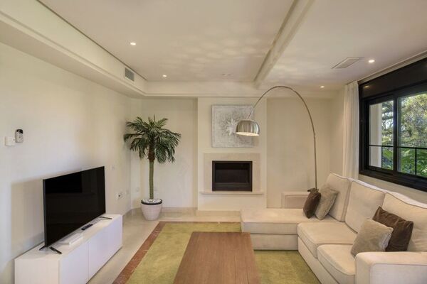 4 Bedroom Apartment in Puerto Banus, Marbella.