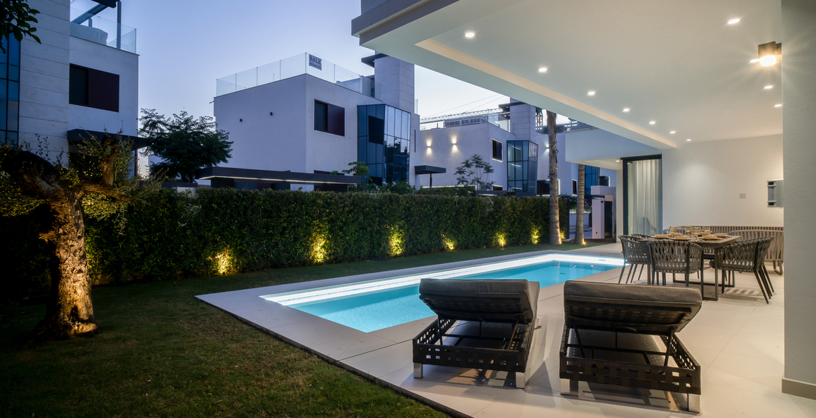 Beautiful villas for sale in Golden Mile Marbella