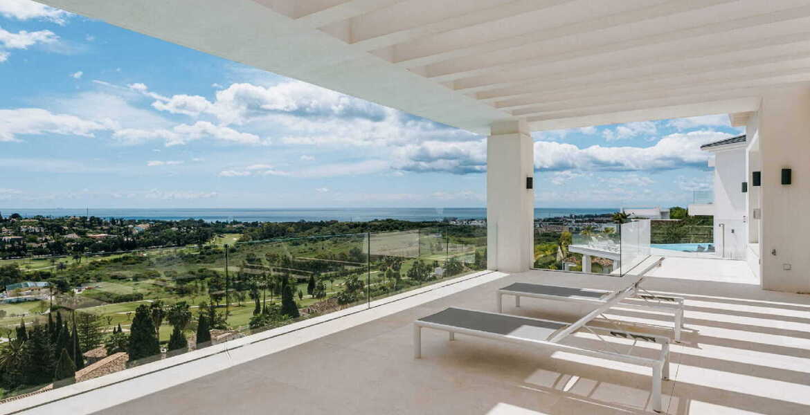 CHIC CASA DE LUJO MODERNA CON FACTOR WOW Y VISTAS AL MAR Par