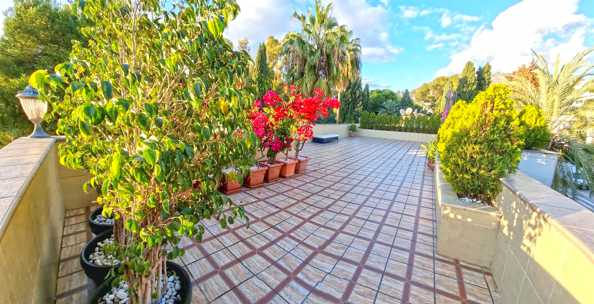 Penthouse for sale in Milla de oro, Marbella