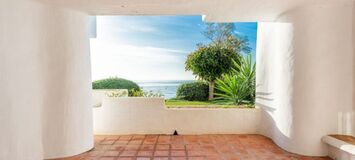 Beachfront apartment for sale in Marina Puente Romano