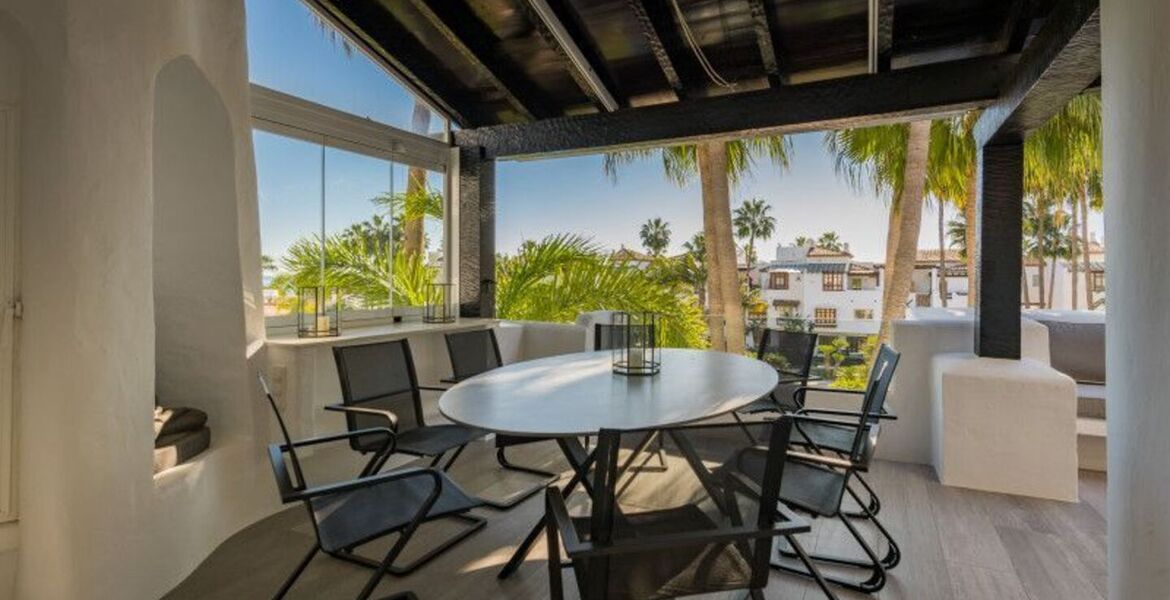 Modern renovated duplex penthouse for sale in puente romano