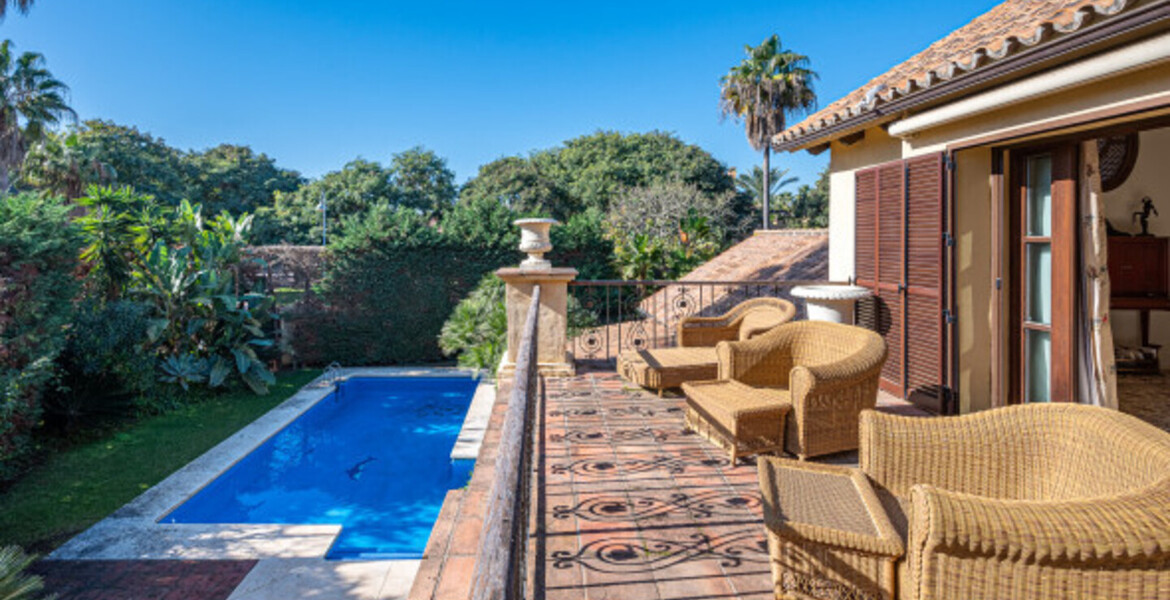 VILLA MEDITERRÁNEA A LA VENTA CON MUCHO ENCANTO A DOS PASOS 